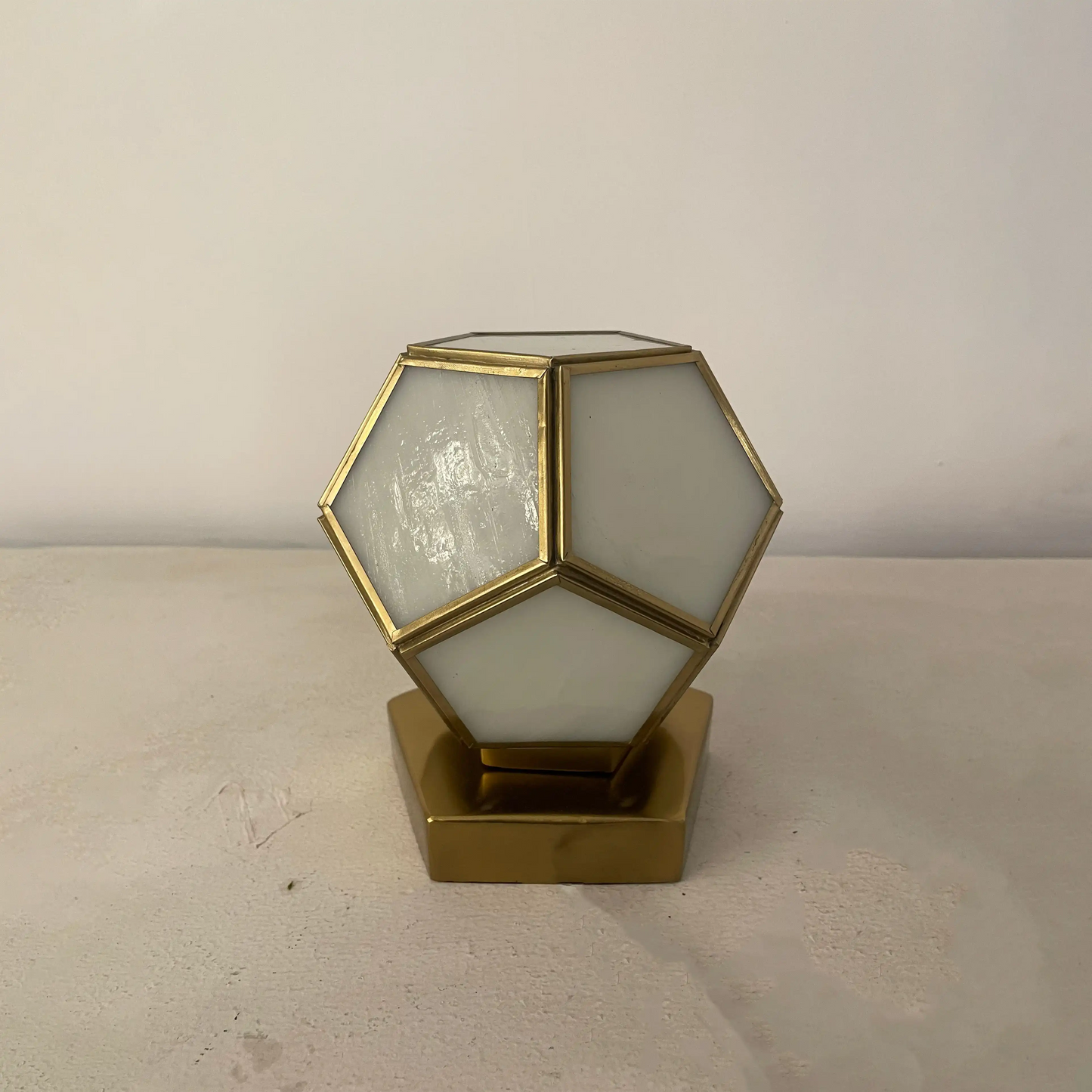 Table lamp