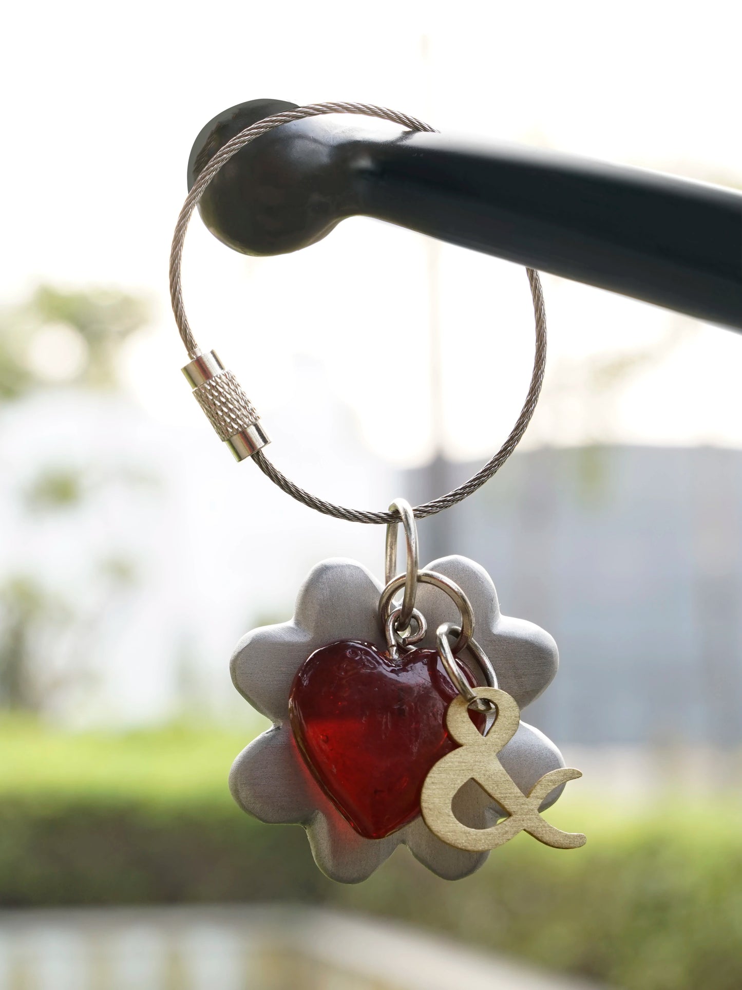 Casted Aluminium Handmade Clover Glass Bead Keychain Souvenir Gifts For Women Men - ILLUMEAKey Chain