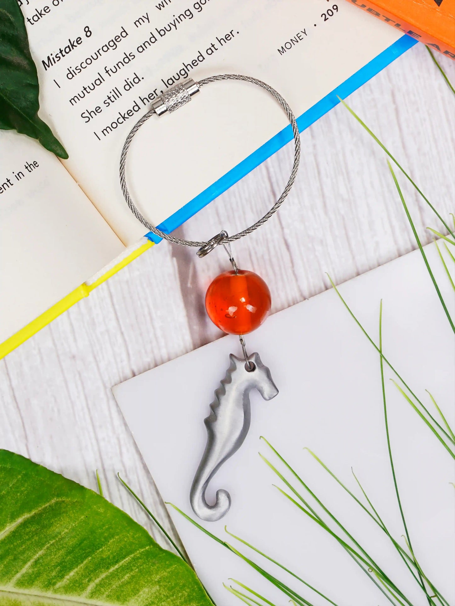 Casted Aluminium Handmade Seahorse Glass Bead Keychain Ornament - ILLUMEAKey Chain