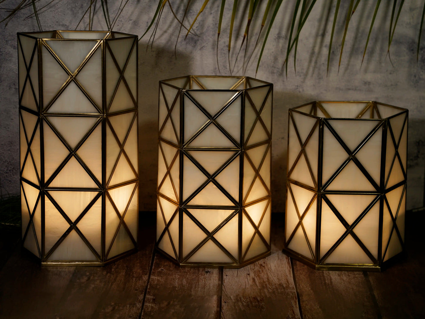 Cross Hurricane White Glass - ILLUMEAhurricaneLARGE