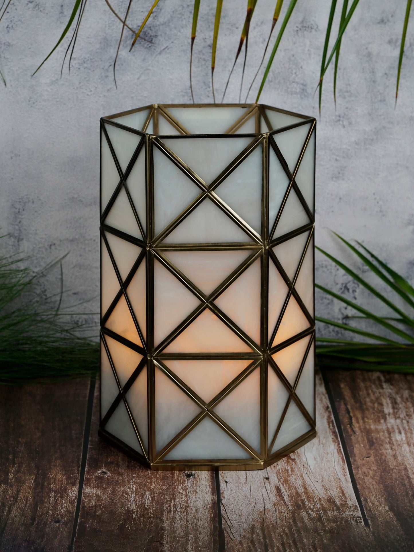 Cross Hurricane White Glass - ILLUMEAhurricaneMEDIUM