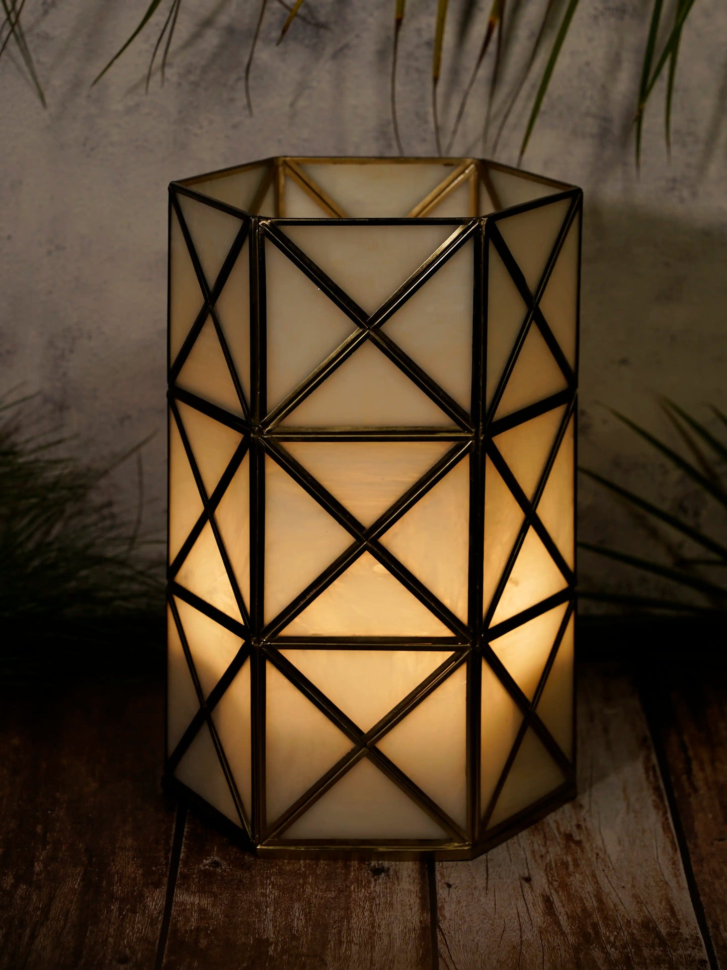 Cross Hurricane White Glass - ILLUMEAhurricaneMEDIUM