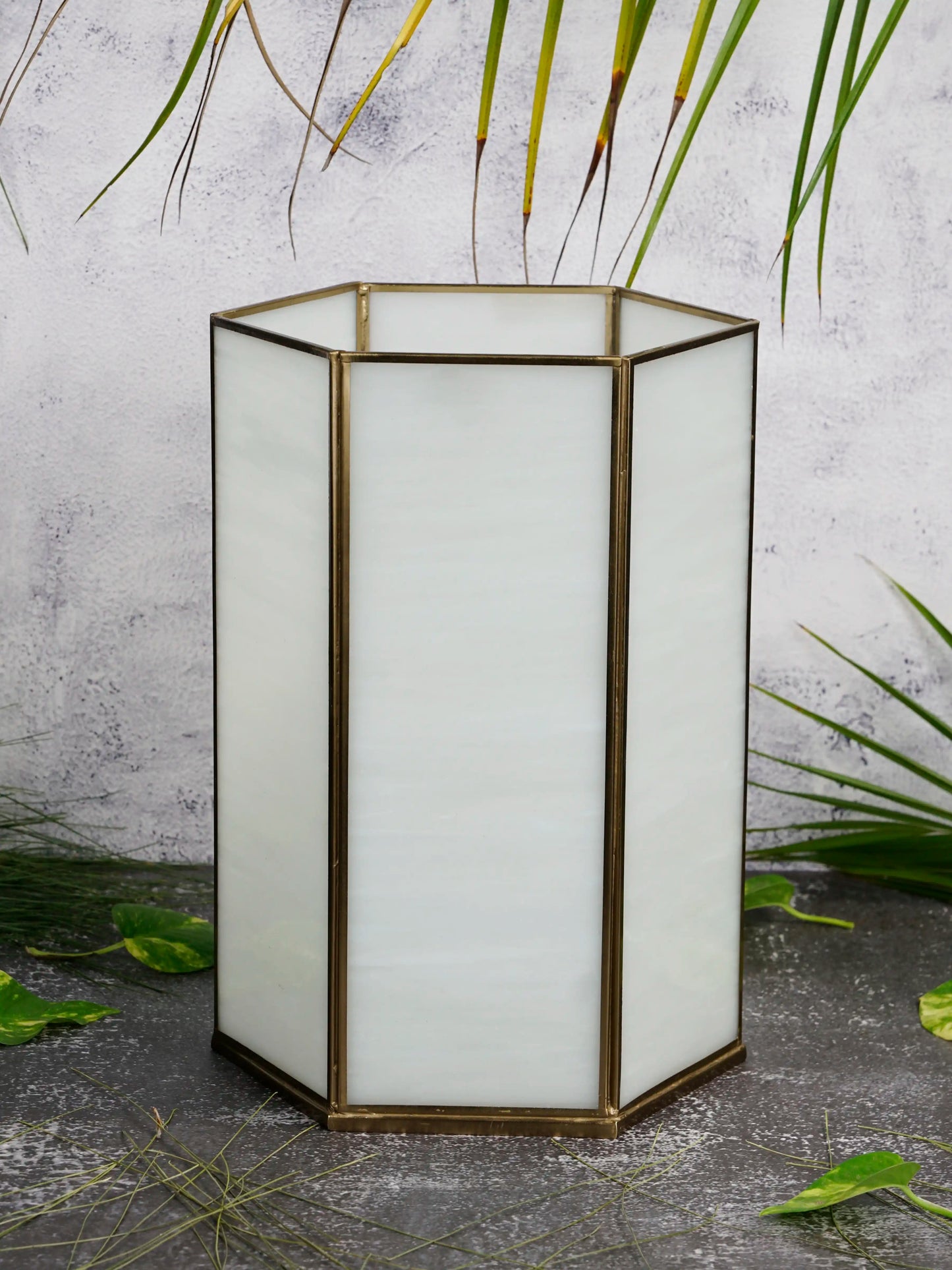Faceted Hurricane - ILLUMEAhurricaneMedium