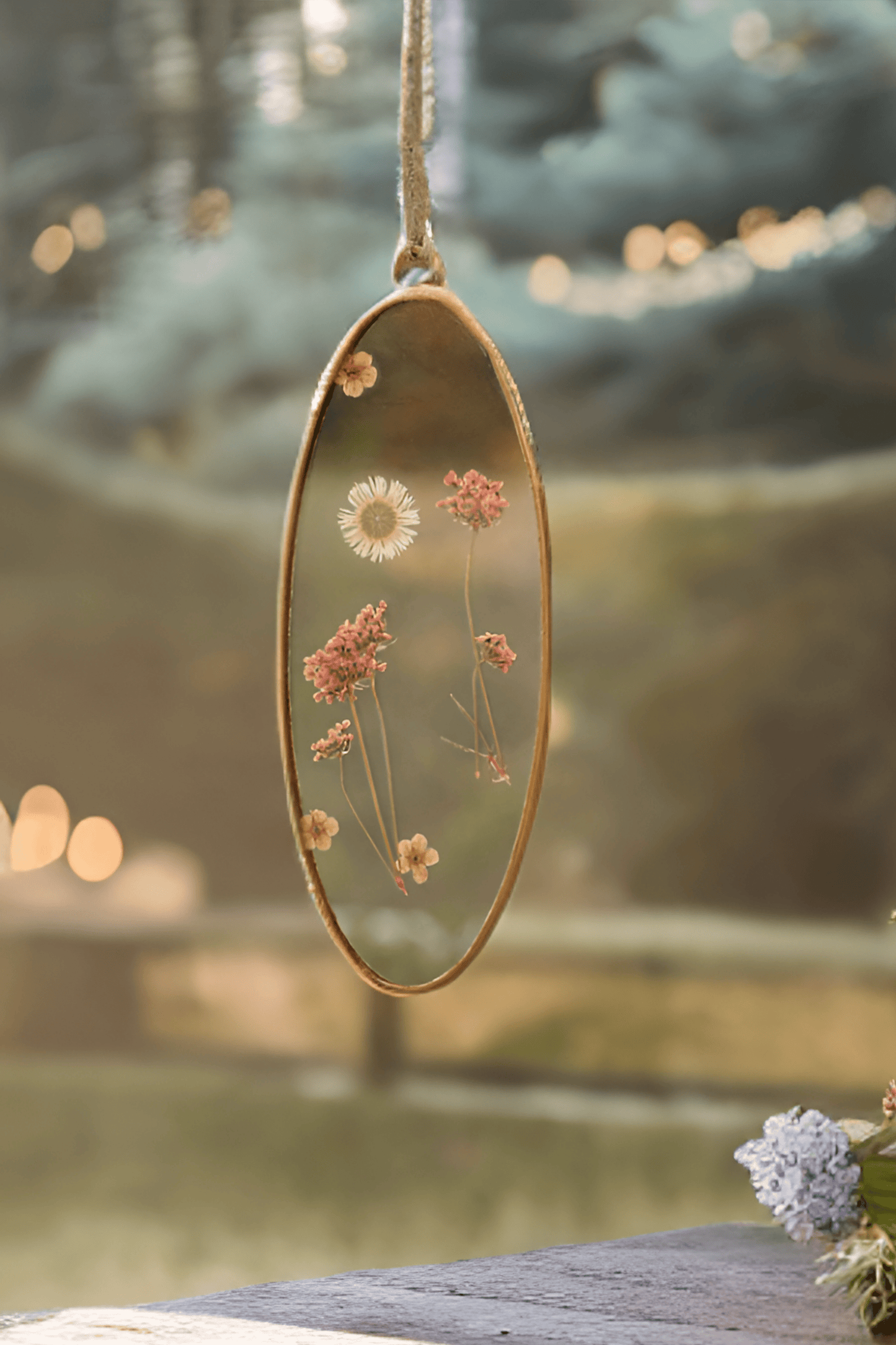 Handmade Dried Pressed Flower Hanging Oval Suncatcher - ILLUMEAsuncatcher