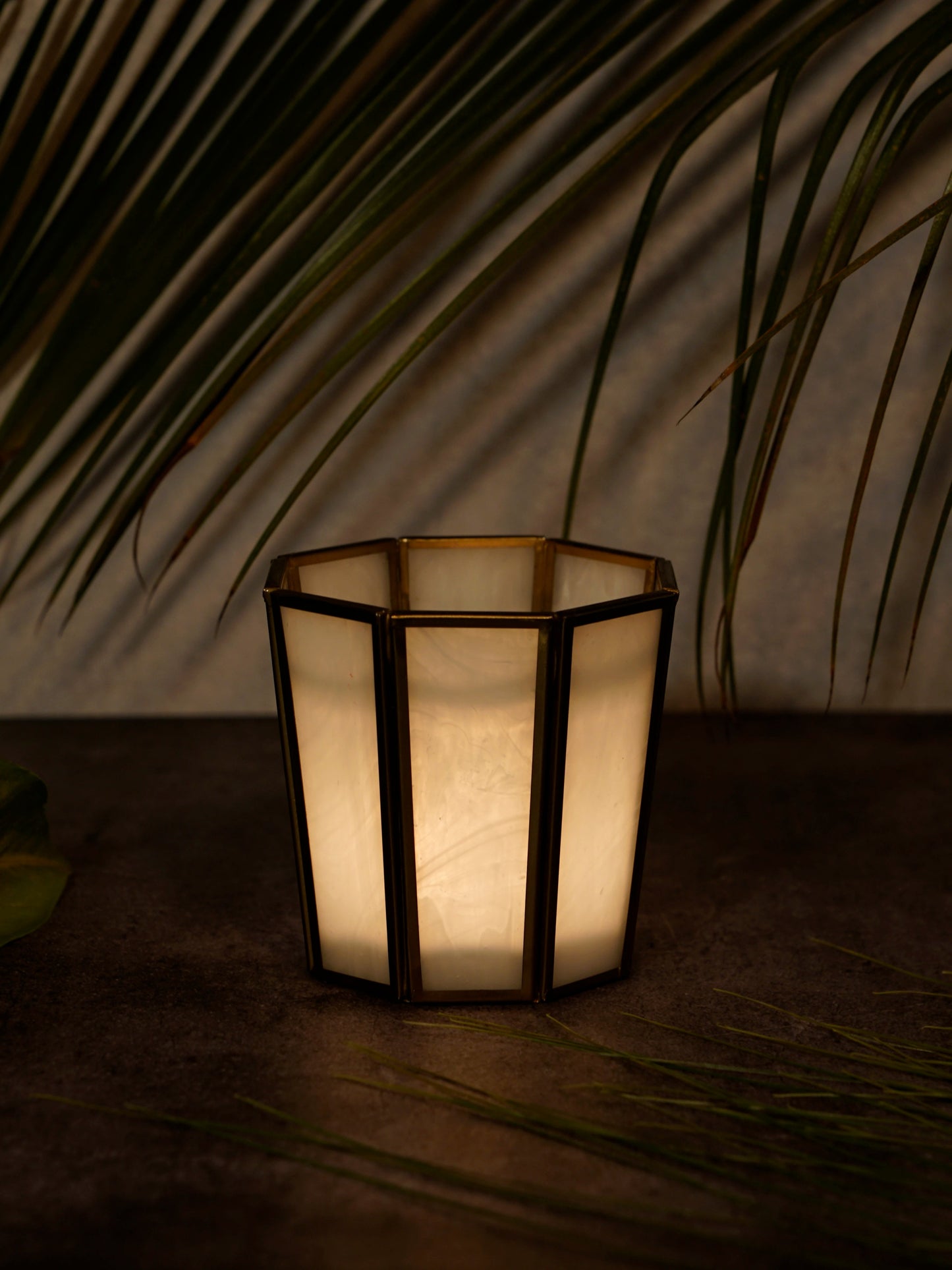 Hexa Linaurea Tealight Candle holder White - ILLUMEATea lightSmall