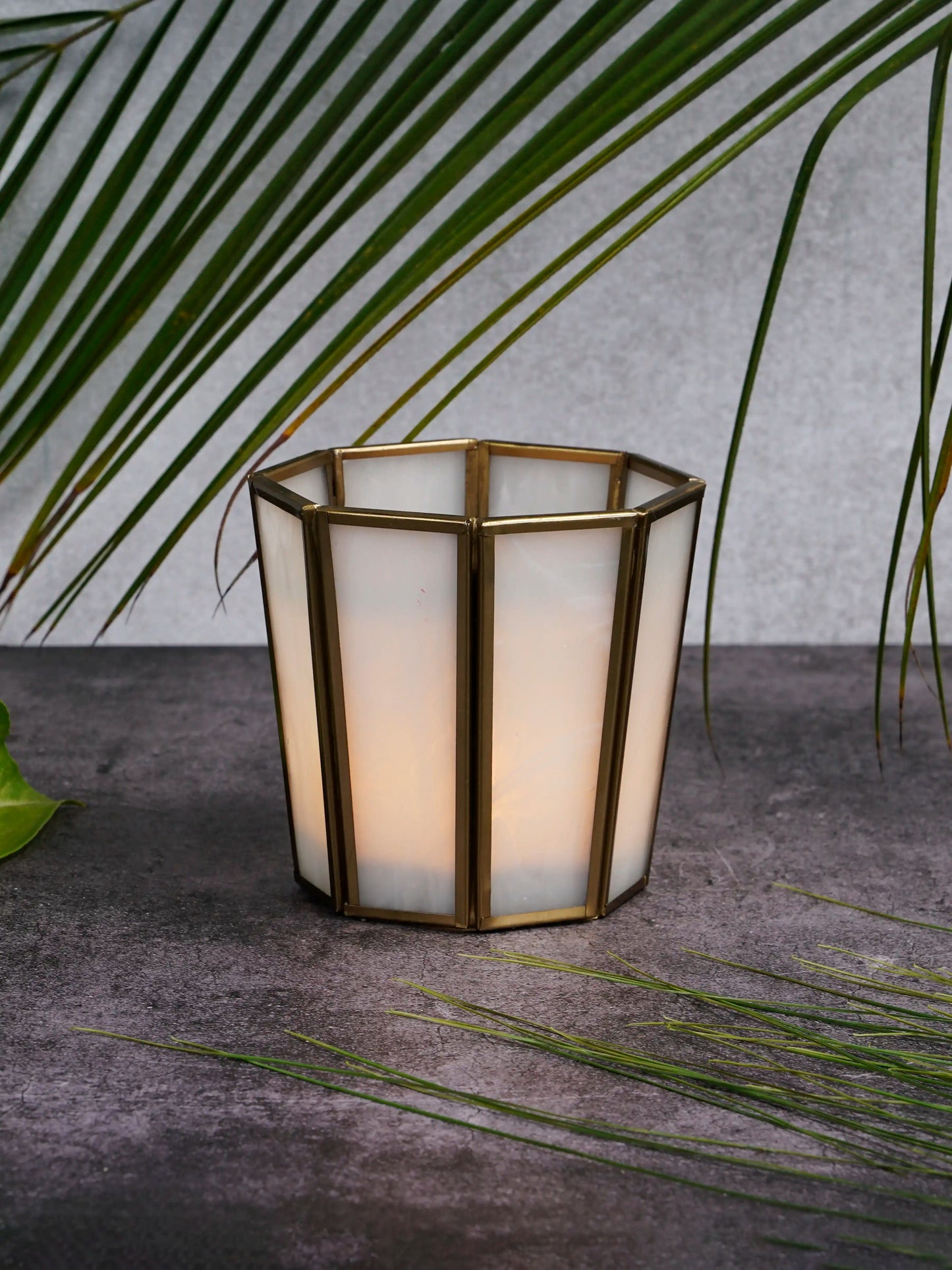 Hexa Linaurea Tealight Candle holder White - ILLUMEATea lightSmall