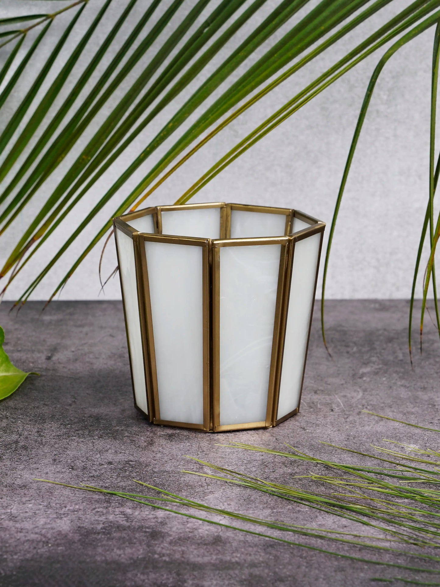 Hexa Linaurea Tealight Candle holder White - ILLUMEATea lightMedium