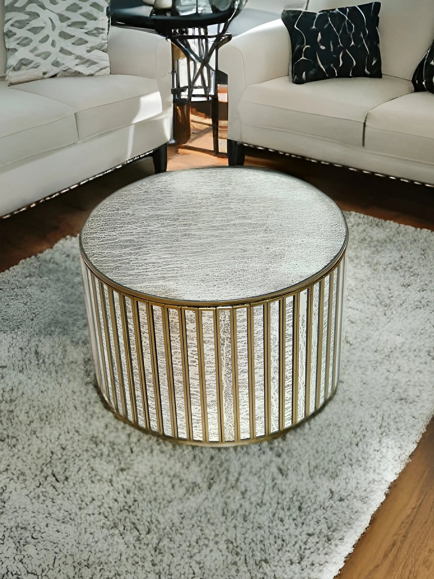 Round Table - ILLUMEATableSmall