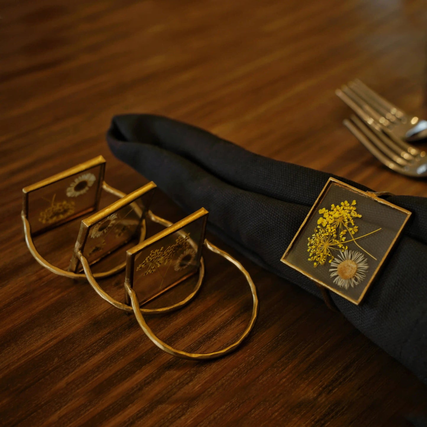 Set of 4 Square Handmade Dried Pressed Flower Glass Napkin Rings - ILLUMEANapkin Ring
