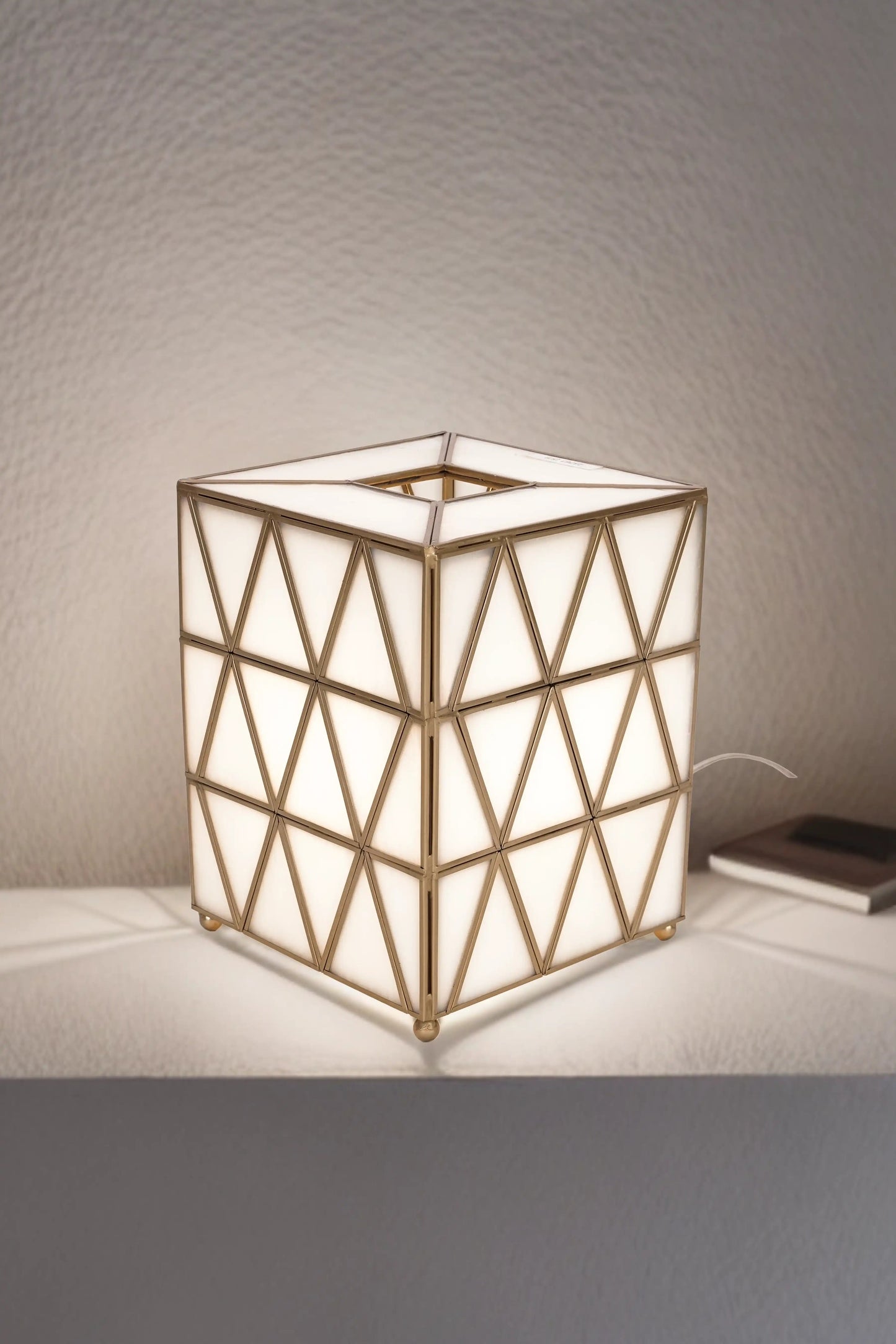 Triangle Table Lamp White - ILLUMEAlampSmall