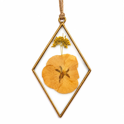 Handmade Diamond Glass Suncatcher featuring pressed dried flowers and delicate botanical detailing for natural home décor – ILLUMEA