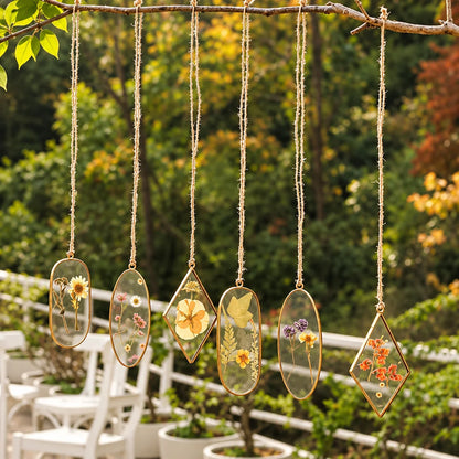 Nature-Inspired Dried Flower Pendant with transparent glass, handcrafted frame and preserved floral arrangement – ILLUMEA